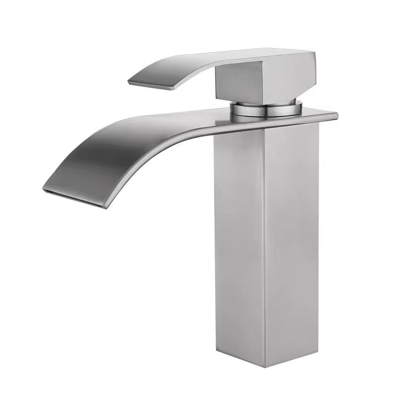 Harjattu Square Waterfall -tyylinen pesuallashana