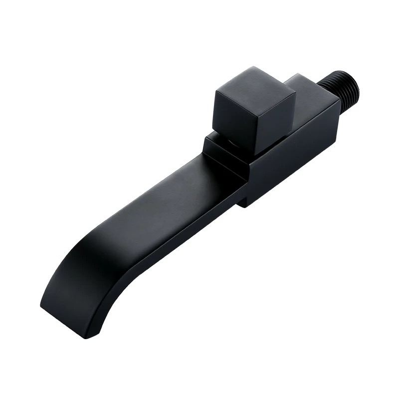 Minimalistinen neliömäinen piilotettu hana